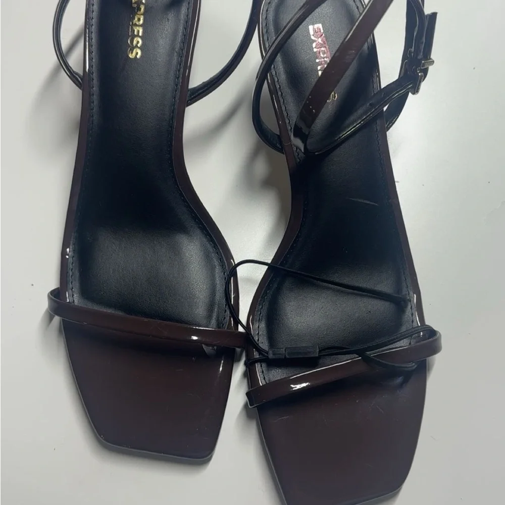 Chic Magenta Women's Heels - Picture 9 of 10